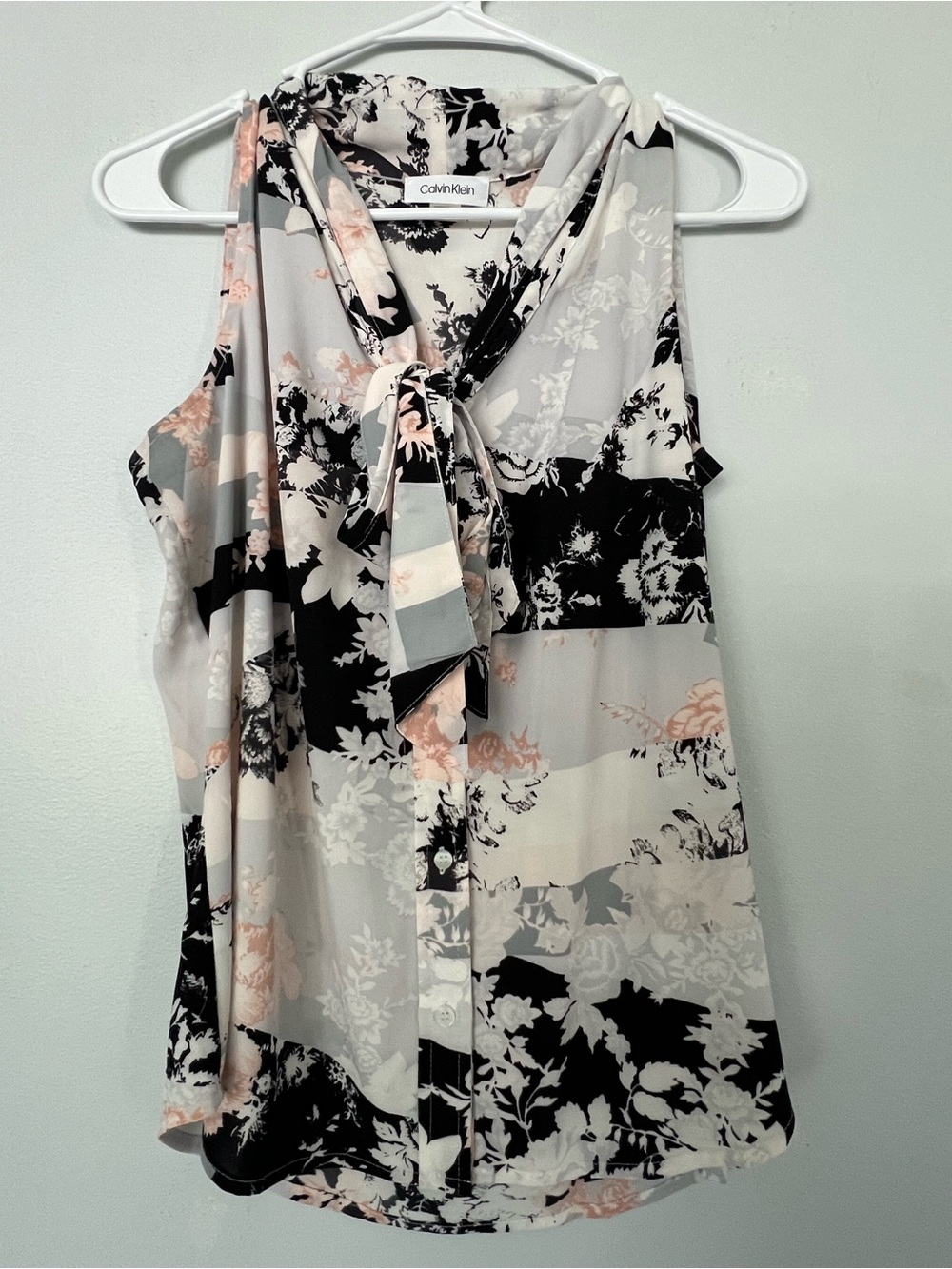Women’s Calvin Klein, Size L, Black/Gray/White/Blush Floral Blouse